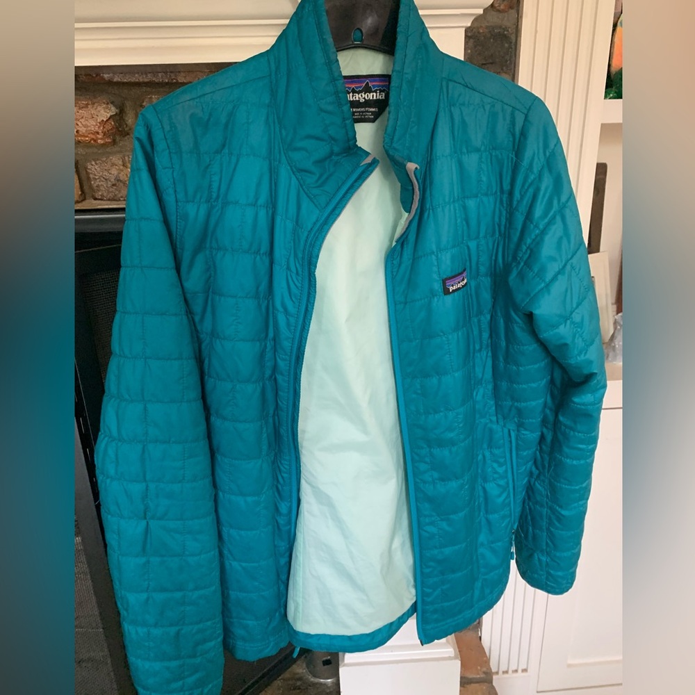 Women’s medium Patagonia puffer jacket